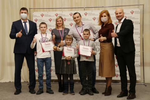 Юлия Рокотянская наградила победителей рязанских соревнований по подтягиваниям 